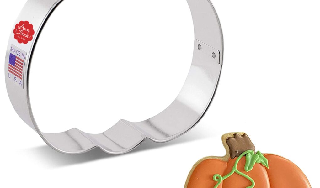 pumpkin shaped cookie cutter