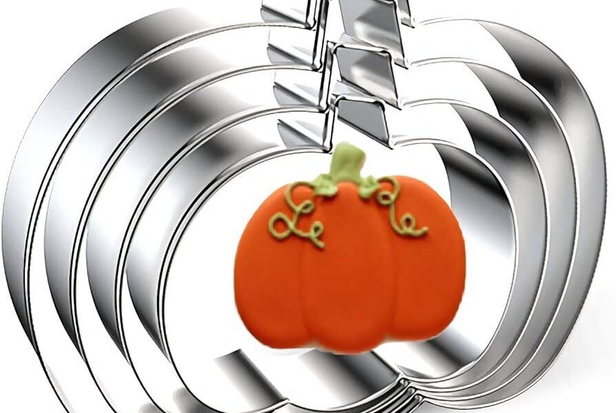 small pumpkin cookie cutter