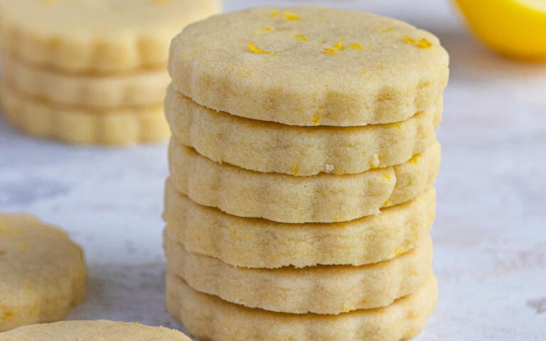 lemon shortbread cookie