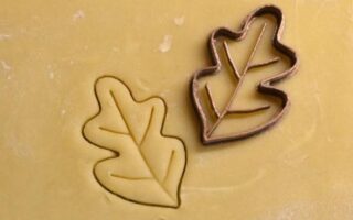 oak leaf cookie cutter