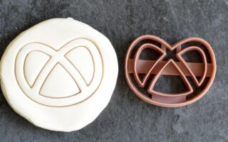 pretzel cookie cutter